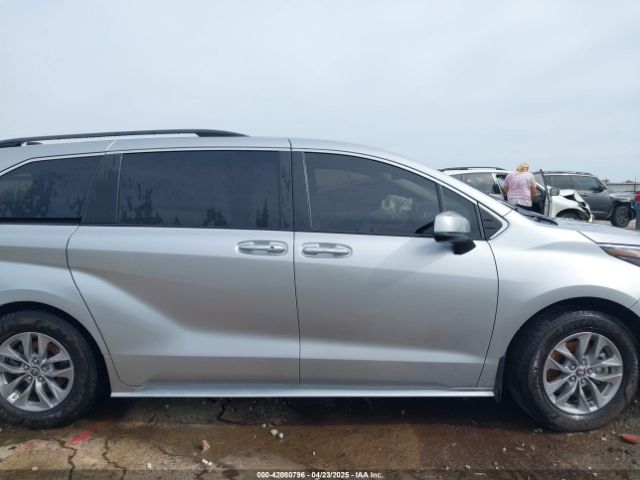 5TDYRKEC7NS092770 Toyota SIENNA XLE