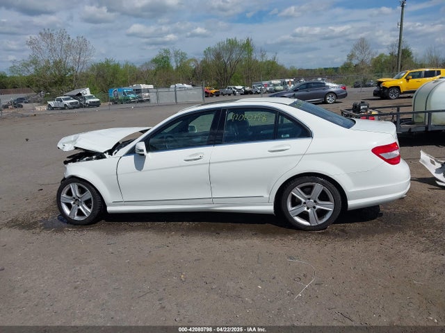 2011 Mercedes-benz C 300 Luxury 4matic/sport 4matic მანქანა იყიდება აუქციონზე, vin: WDDGF8BB4BR166147, აუქციონის ნომერი: 42080798