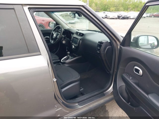 KNDJP3A59J7558286 KIA SOUL +