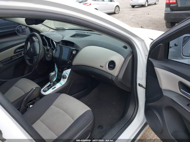 1G1PA5SG4E7339841 Chevrolet lwe