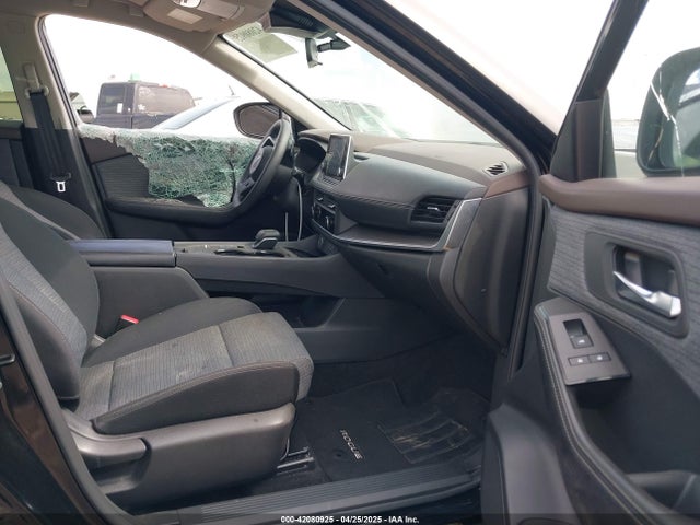 JN8BT3BA7PW425735 Nissan Rogue Sv Fwd