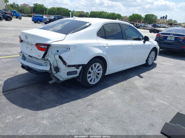 4T1R11AK5RU881936 Toyota CAMRY LE