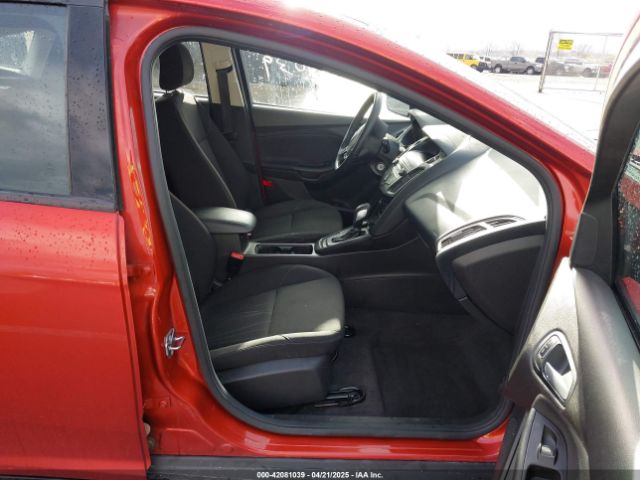 1FADP3K28JL246233 Ford FOCUS SE