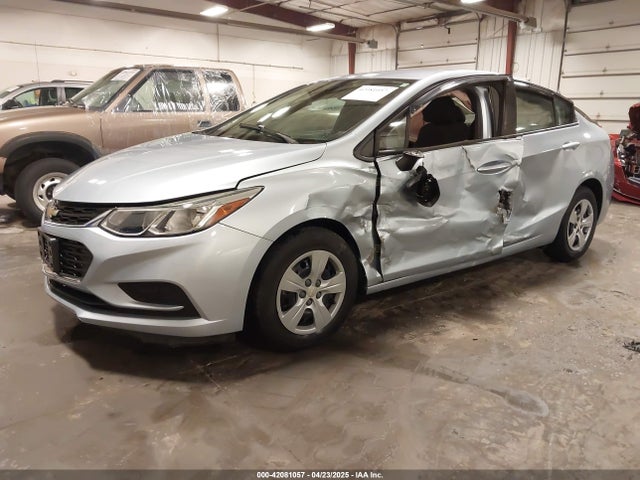 1G1BC5SMXJ7106633 Chevrolet Cruze Ls Auto