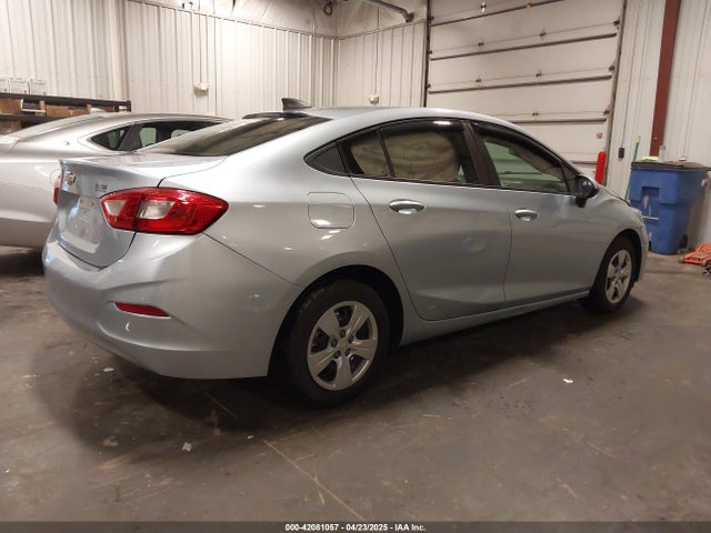 1G1BC5SMXJ7106633 Chevrolet Cruze Ls Auto