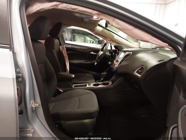 1G1BC5SMXJ7106633 Chevrolet Cruze Ls Auto