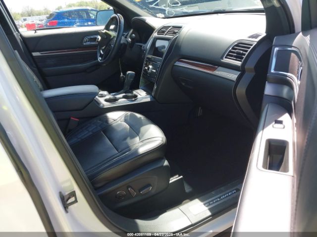 1FM5K8HT5JGB55905 Ford Explorer Platinum