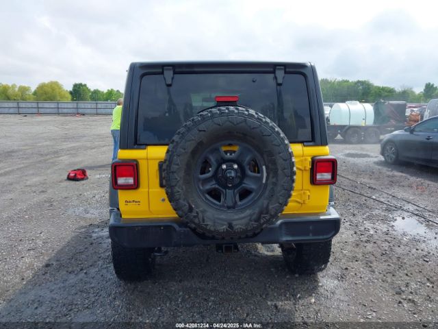 1C4HJXDN9JW332273 Jeep Wrangler Unlimited Sport S 4x4
