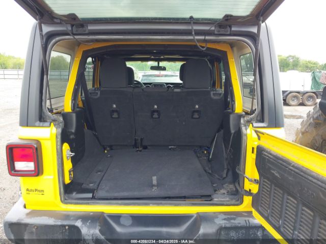 1C4HJXDN9JW332273 Jeep Wrangler Unlimited Sport S 4x4