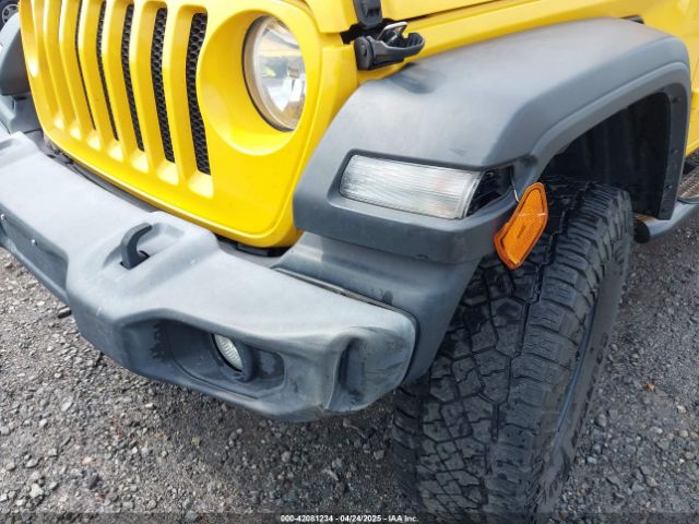 1C4HJXDN9JW332273 Jeep Wrangler Unlimited Sport S 4x4