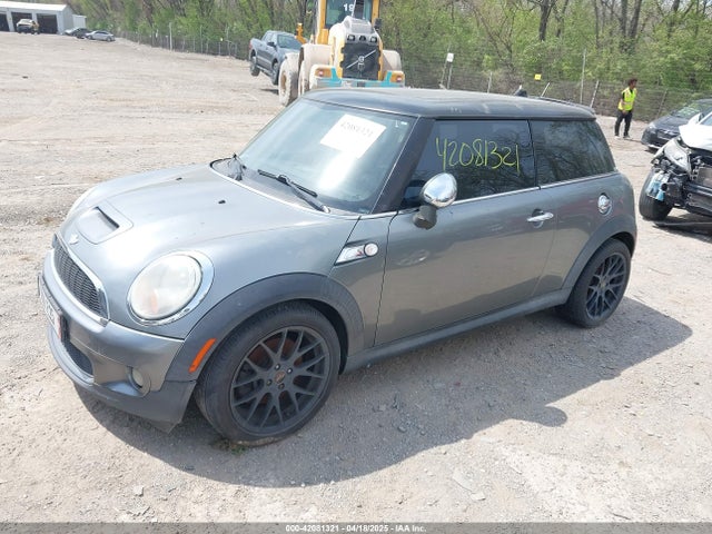 2007 MINI COOPER S WMWMF73567TT82315 Photo 1