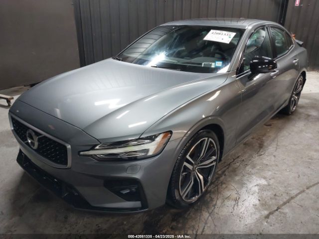 2019 VOLVO S60 7JRA22TM5KG004212 Photo 1