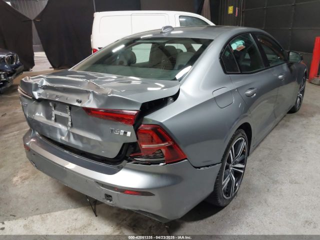 2019 VOLVO S60 7JRA22TM5KG004212 Photo 3