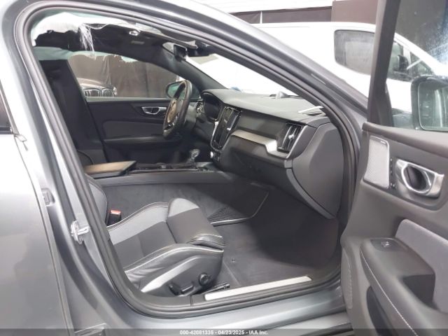 2019 VOLVO S60 7JRA22TM5KG004212 Photo 4