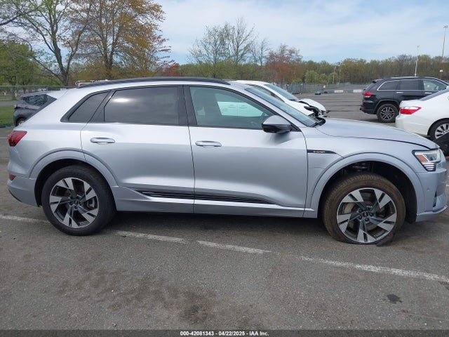 WA1AAAGE3NB033122 Audi E-tron Premium Quattro