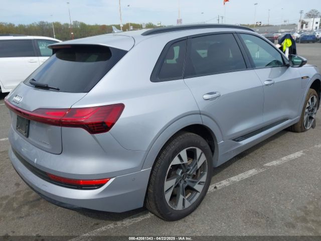 2022 AUDI E-TRON WA1AAAGE3NB033122 Photo 3