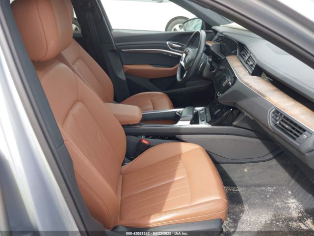 2022 AUDI E-TRON WA1AAAGE3NB033122 Photo 4