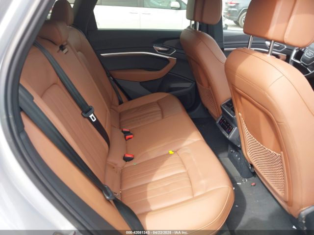 2022 AUDI E-TRON WA1AAAGE3NB033122 Photo 7