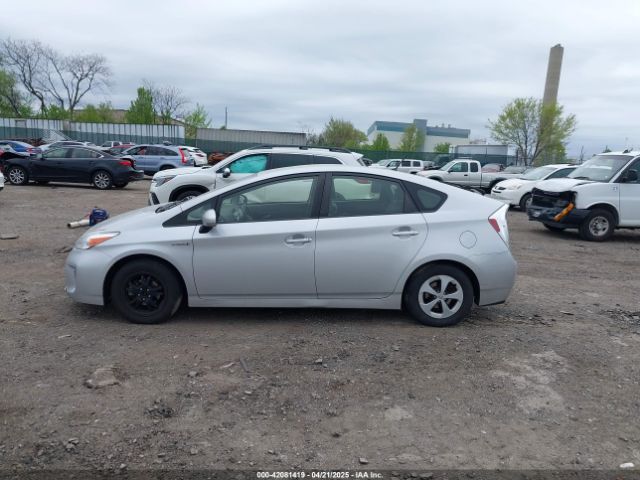 JTDKN3DU8F0426360 Toyota Prius Two