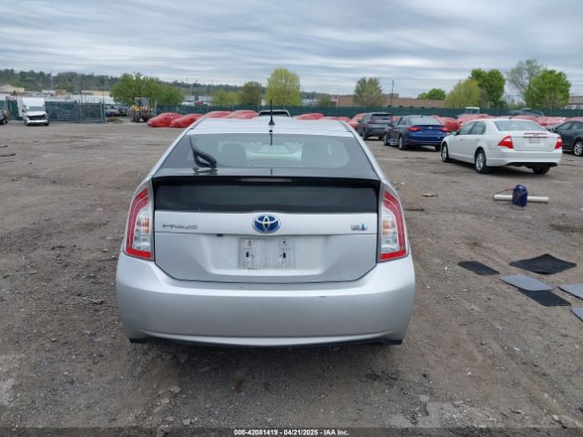 JTDKN3DU8F0426360 Toyota Prius Two