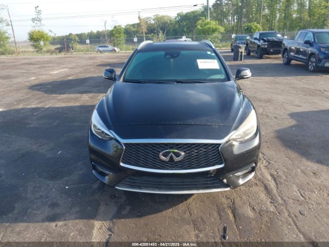 SJKCH5CP7JA054688 Infiniti Qx30 Premium