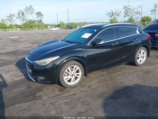 SJKCH5CP7JA054688 Infiniti Qx30 Premium
