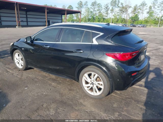 SJKCH5CP7JA054688 Infiniti Qx30 Premium