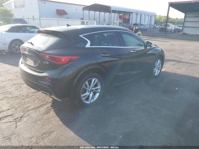SJKCH5CP7JA054688 Infiniti Qx30 Premium