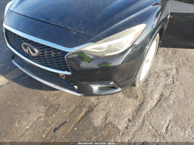 SJKCH5CP7JA054688 Infiniti Qx30 Premium