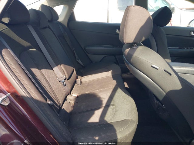 5XXGT4L39JG180260 KIA Optima Lx