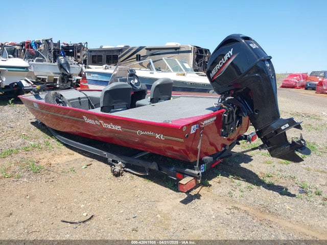2021 Tracker Bass Tracker Classic Xl მანქანა იყიდება აუქციონზე, vin: BUJ37050I021, აუქციონის ნომერი: 42081505