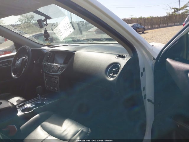5N1DR2MNXJC661765 Nissan Pathfinder Sl