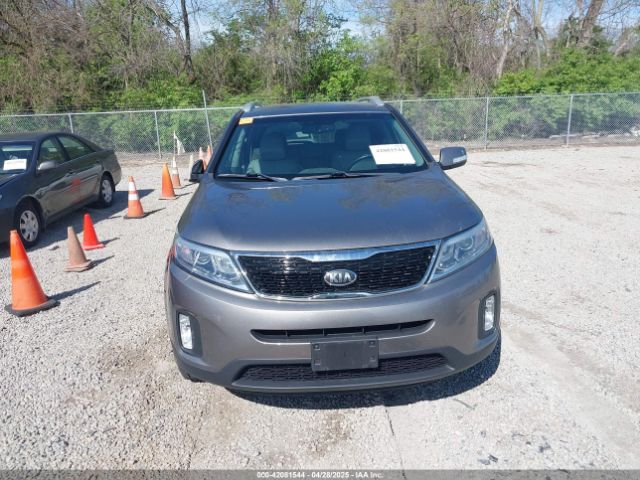 5XYKTCA63FG654739 KIA SORENTO LX