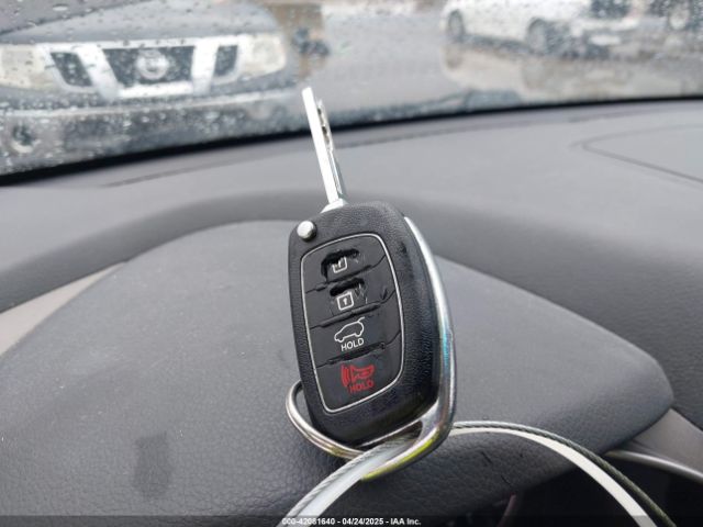 KM8SMDHF8GU136596 Hyundai Santa Fe Se