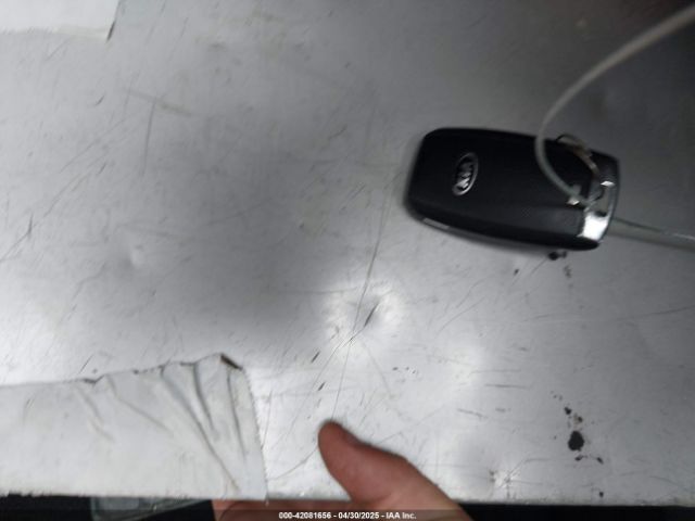 5XYPKDA52HG338256 KIA Sorento 3.3l Sx