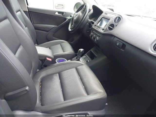 WVGBV7AX6GW542656 Volkswagen TIGUAN SE