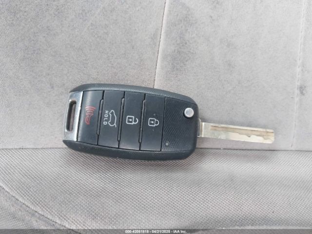 5XYPGDA32HG211717 KIA Sorento 2.4l Lx
