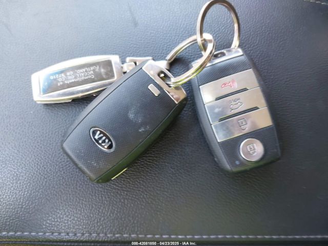 5XYPKDA57KG534944 KIA Sorento 3.3l Sx
