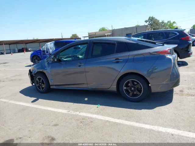 JTDKBRFU1G3521884 Toyota Prius Two
