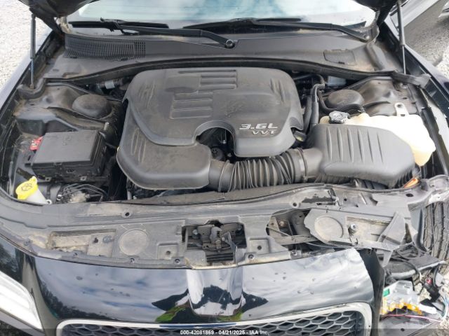 2C3CCAAG0JH211402 Chrysler 300 Touring L
