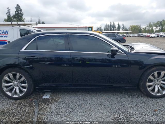 2C3CCAAG0JH211402 Chrysler 300 Touring L