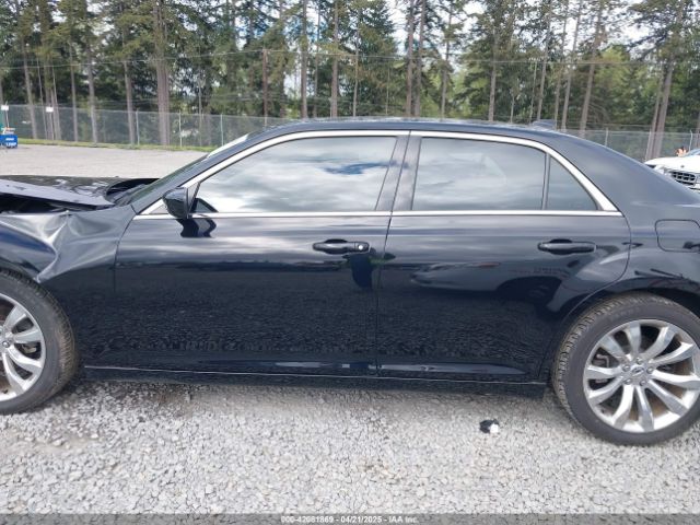 2C3CCAAG0JH211402 Chrysler 300 Touring L