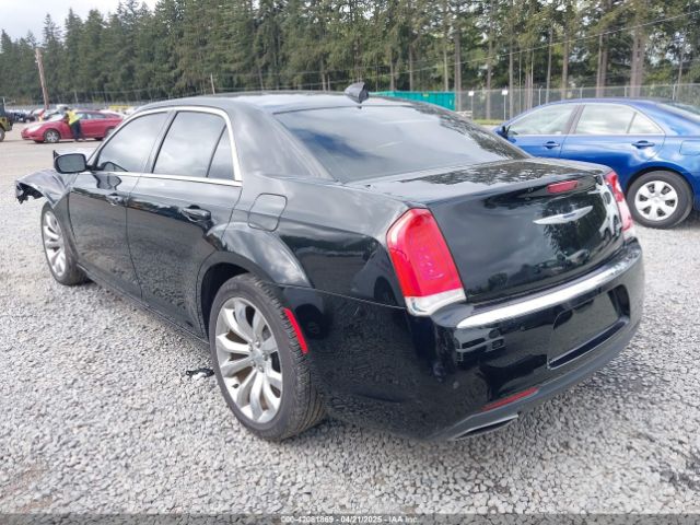 2C3CCAAG0JH211402 Chrysler 300 Touring L