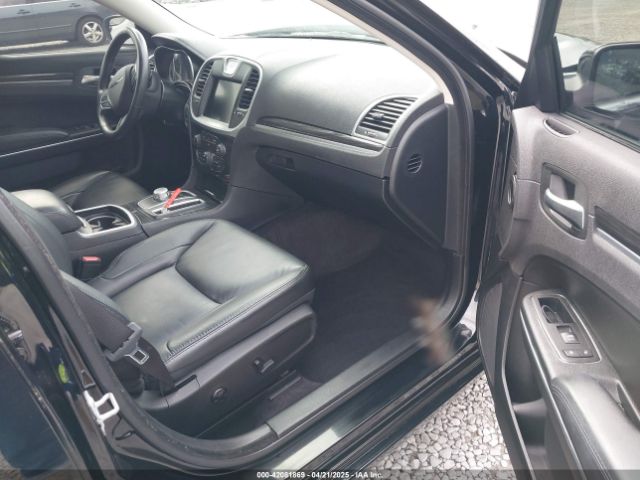 2C3CCAAG0JH211402 Chrysler 300 Touring L