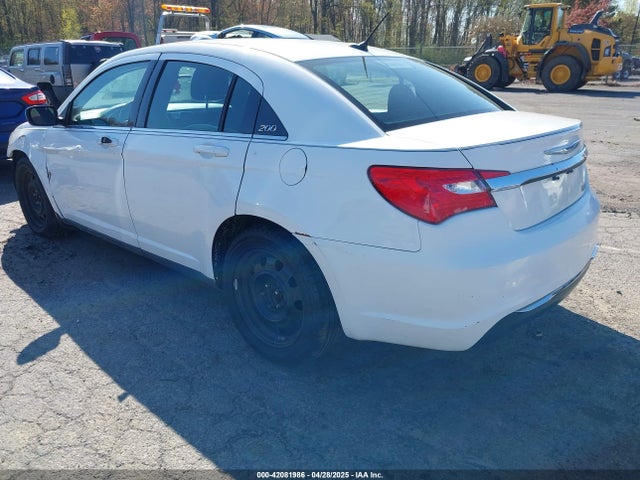 Chrysler 200 LX 2014 1C3CCBAB1EN146728 Image 3