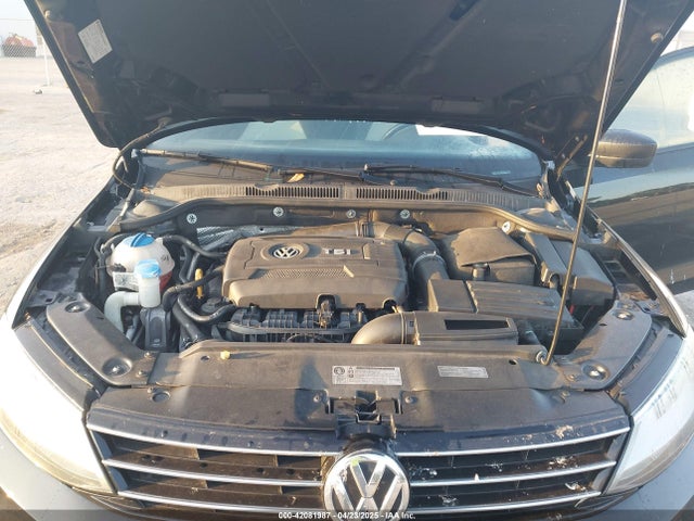 3VWD17AJ5GM335337 Volkswagen Jetta 1.8t Sport