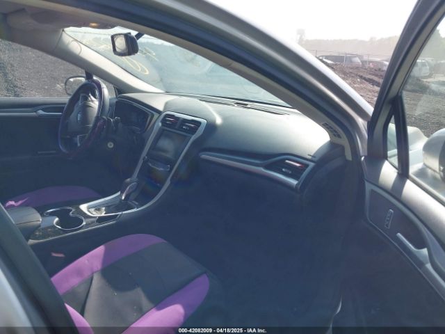 1FA6P0H71F5102674 Ford FUSION SE
