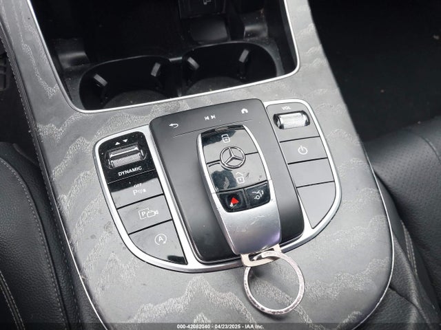 W1KZF8DB5MA981044 Mercedes-Benz m264