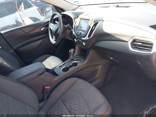 2GNAXKEXXJ6173624 Chevrolet EQUINOX LT