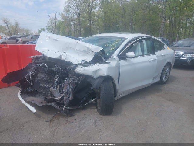 Chrysler 200 Limited 2015 1C3CCCAB3FN694544 Image 2